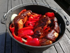 Baby Back Spare Ribs aus dem Dutch Oven