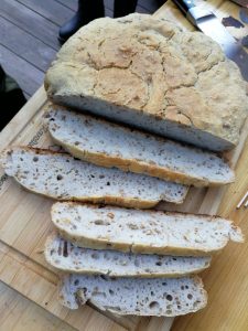 Walnuss-Brot aus dem Dutch Oven